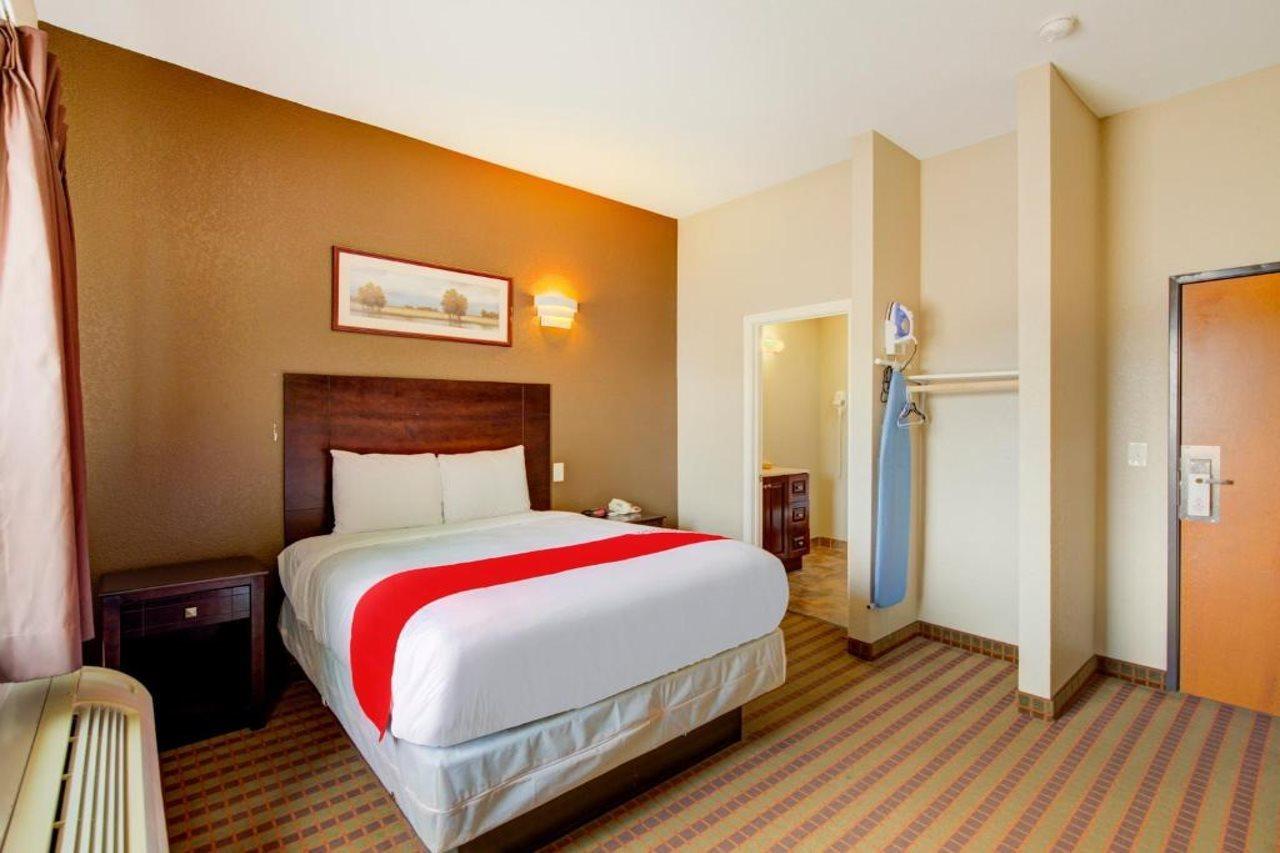 Hotel Dilley Grand Eksteriør billede