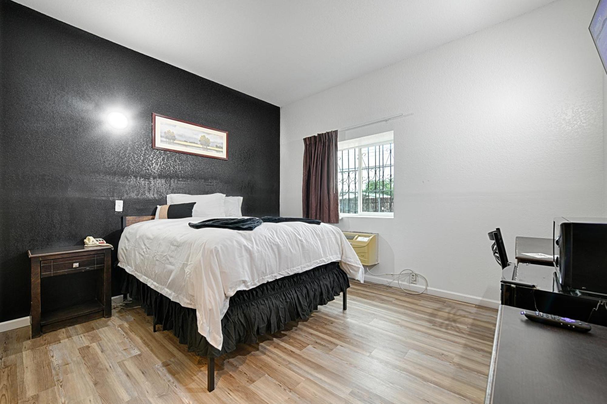 Hotel Dilley Grand Eksteriør billede