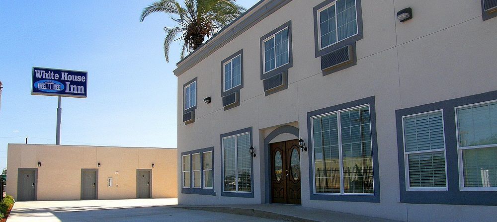 Hotel Dilley Grand Eksteriør billede